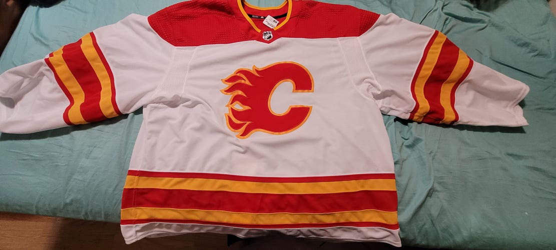 NWT Adidas Calgary Flames Jersey ***Made In Canada*** MiC Team Issued