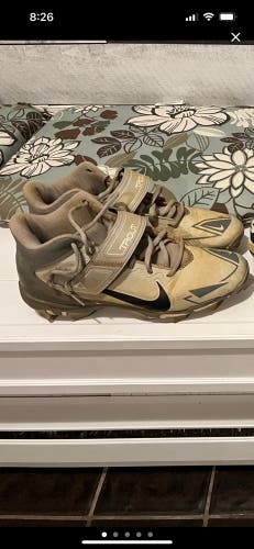 Nike Trout baseball cleats - Size 9