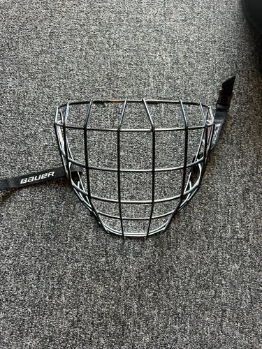 BAUER CAGE PROFILE 2 LARGE SENIOR SIZED *OREO CAGE WHITE INSIDE BLACK OUTSIDE*