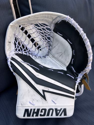 Vaughn Velocity V9 Junior Catcher