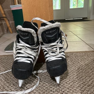 CCM tacks skates