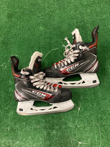 Used Intermediate CCM JetSpeed FT470 Hockey Skates Regular Width 6.5