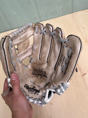 Brown Used Rawlings Highlight Series Right Hand Throw Infield Baseball Glove 10.5"