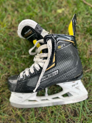 Used Junior Bauer Regular Width  Size 2 Supreme S27 Hockey Skates