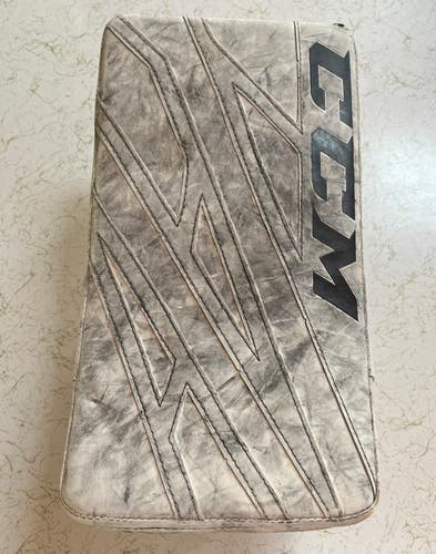 Used Junior CCM Extreme Flex E4.5 Regular