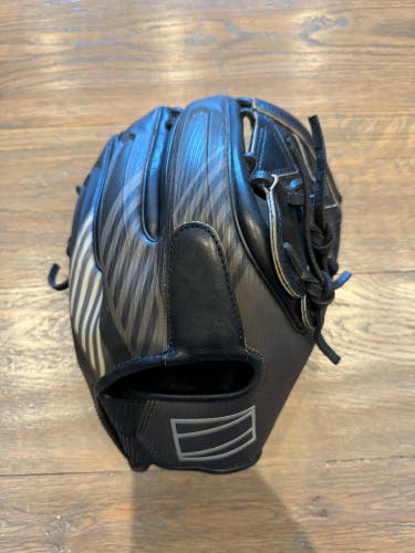 Used 2023 Right Hand Throw 11.75" REV1X Baseball Glove