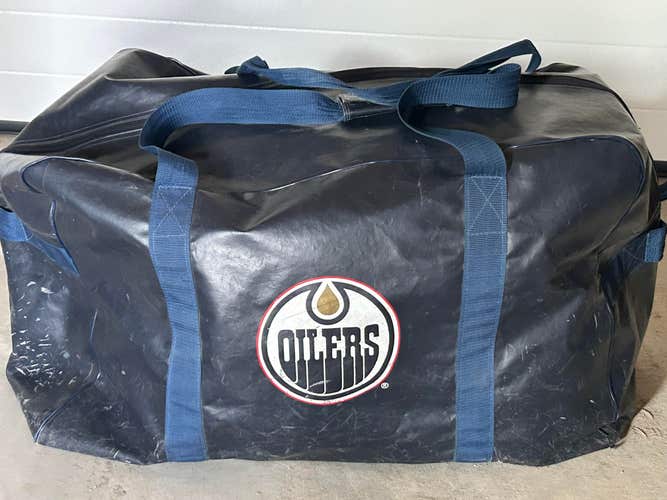 Edmonton Oilers player equipment bag