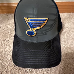 St. Louis Blues Used Large/Extra Large New Era Hat