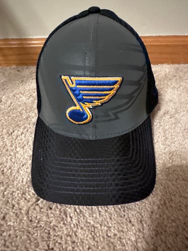 St. Louis Blues Used Large/Extra Large New Era Hat