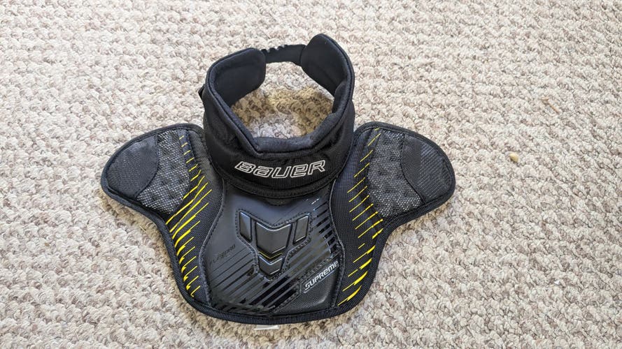 Used Bauer Jr. Goalie Neck Protector S/M