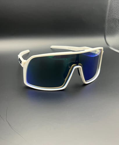New SUTRO Sunglasses white/blue