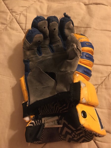 Hofstra College #16 Warrior Lacrosse Gloves 13”