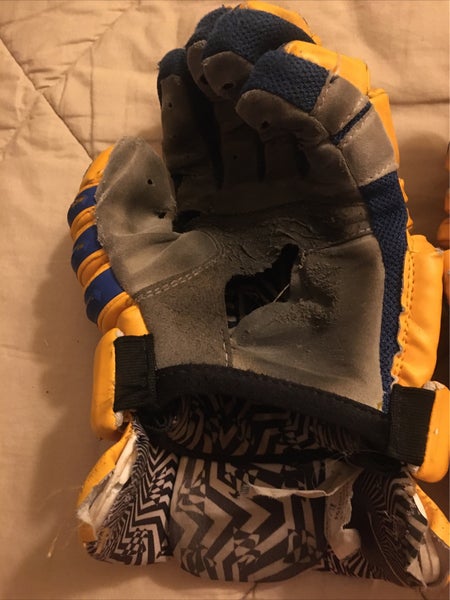 Hofstra College #16 Warrior Lacrosse Gloves 13”