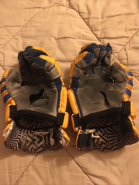 Hofstra College #16 Warrior Lacrosse Gloves 13”