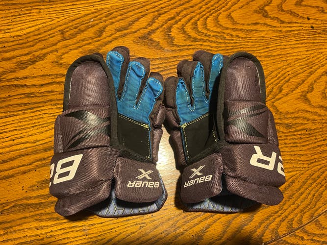 Used  Bauer 10"  Bauer X Gloves