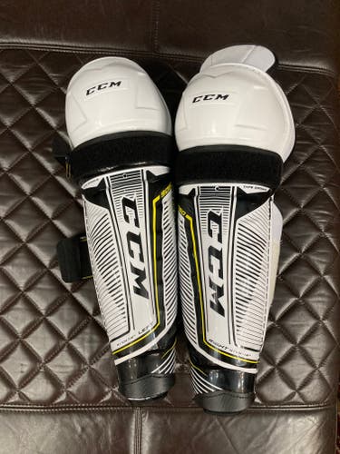 New Senior CCM Tacks 9060 16" Shin Pads Pro Stock