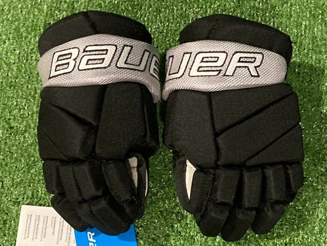 New Black Youth Bauer Vapor Team Providence Hockey Club Team Return Gloves 9"