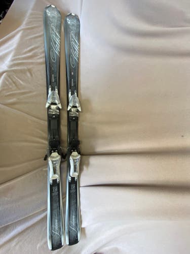 Used Unisex Volkl 158 cm Luna Skis With Bindings