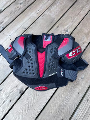 Used Medium Junior CCM QuickLite 290 Shoulder Pads