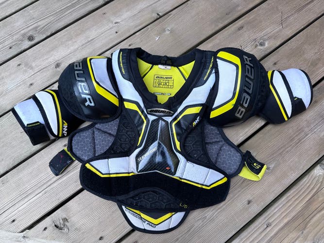 Used Large Junior Bauer Supreme 2S Pro Shoulder Pads