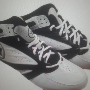 White Used Size 11.5 (Women's 12.5) Adult Warrior Mid Top