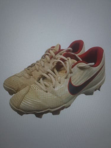 White Used Size 8.5 (Women's 9.5) Adult Men's Nike Low Top Molded Cleats