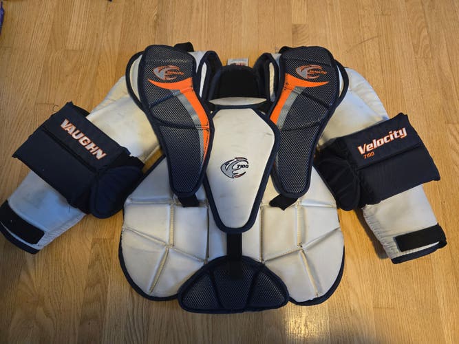 Used Medium Vaughn Velocity 7100 Goalie Chest Protector