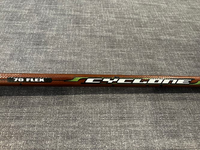 Easton Cyclone Graphite Composite Hockey Shaft Senior 70 Flex Vintage Stick Sr Kevlar Rare