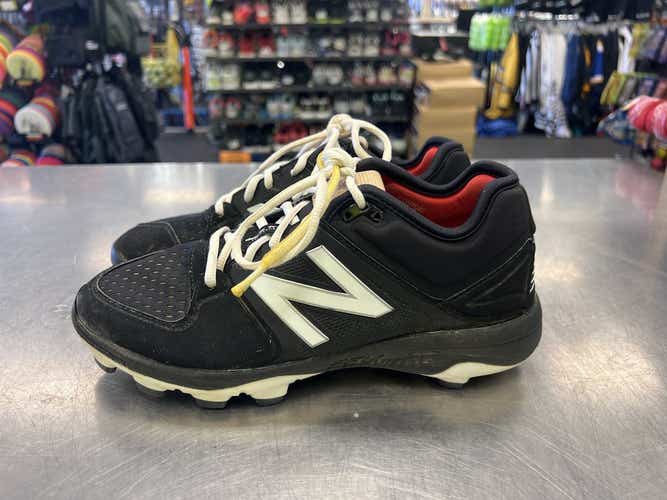 Used New Balance Molded Senior 7 Baseball And Softball Cleats