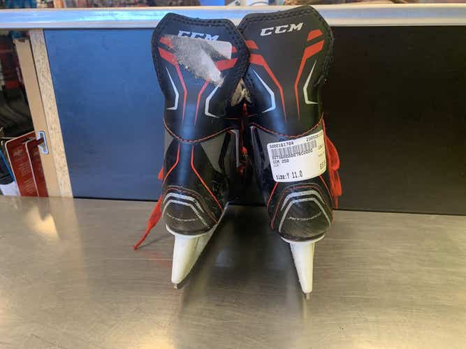 Used Ccm 250 Youth 11.0 Ice Hockey Skates