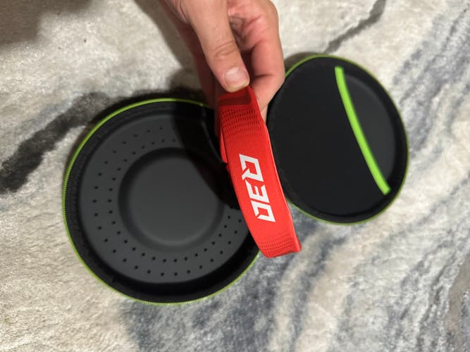 Brand New Q Collar With Cornell Red Sleeve