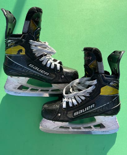 Used Bauer Supreme UltraSonic Hockey Skates 6.5