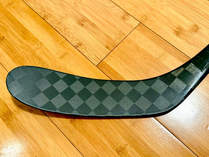 Bauer Agent P28 87 Flex Senior Hockey Stick - Like New