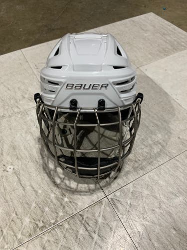 Used Small Bauer  Re-Akt 150 Helmet