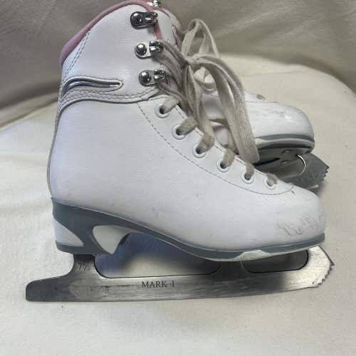 Girls Junior Size 13 Soft Skate Jackson Ultima Figure Ice Skates