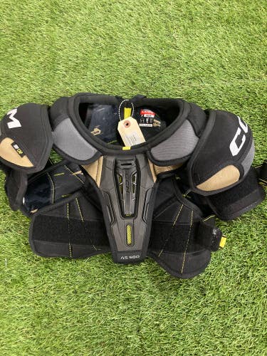 Used Medium Junior CCM AS580 Shoulder Pads