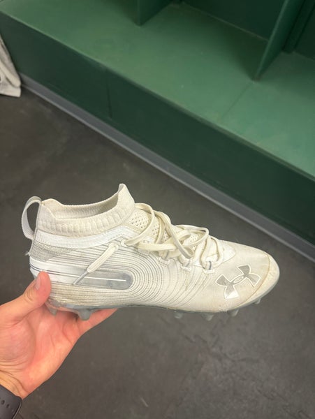 under armour spotlight cleats white