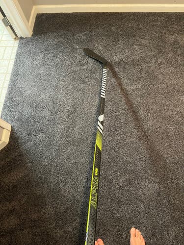 New Senior Warrior Alpha LX2 Left Hand Hockey Stick W28 Pro Stock