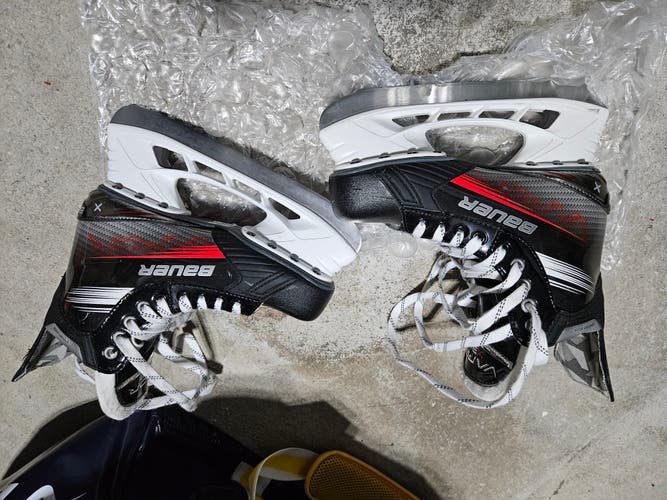 Used Bauer Vapor 3X Hockey Skates Regular Width Size 5