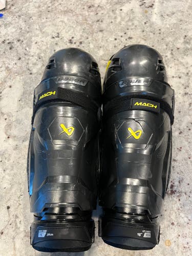 Bauer Mach shin pads