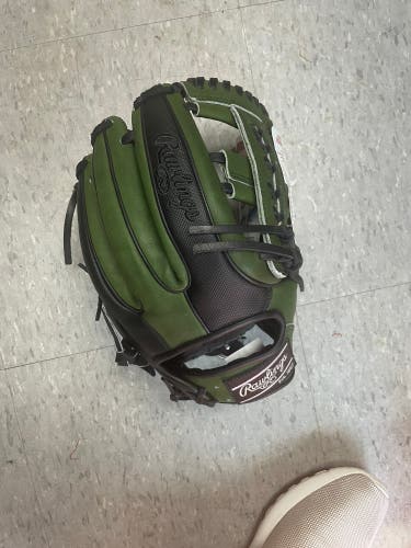 New 2023 Infield 11.75" Heart of the Hide Baseball Glove