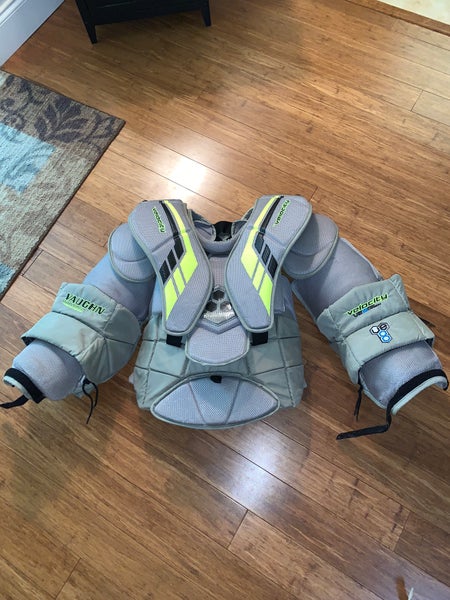 Vaughn VE8 pro carbon Chest protector