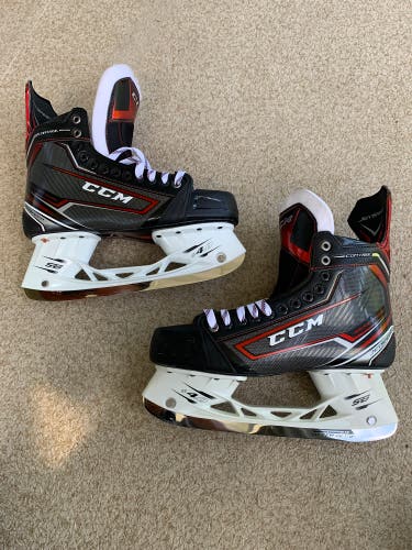 New Senior CCM JetSpeed Control Hockey Skates Regular Width 11