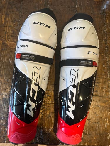 CCM Jetspeed FT485 Shin pads 16