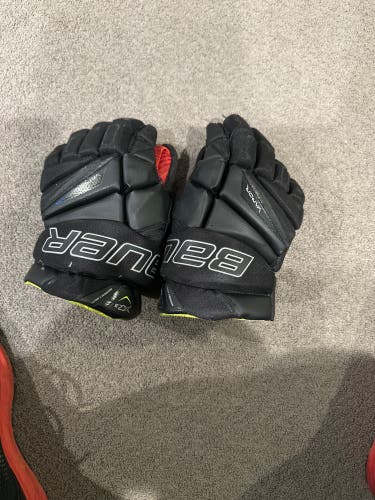 Bauer Vapor X2.9 Hockey Gloves