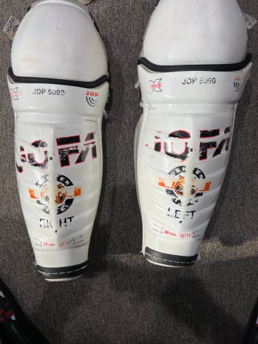 Hockey shin pads