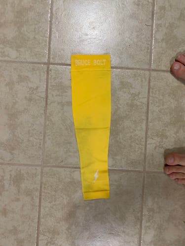 Bruce Bolt compression sleeve