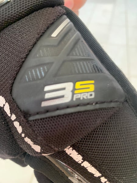 Used Bauer 11" Supreme 3S Pro Gloves