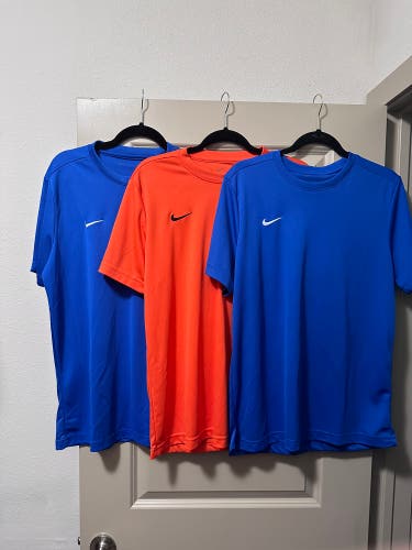 Bundle: 3 Nike Shirts men’s Adult Large