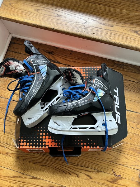Senior True HZRDUS 7X Hockey Skates Wide Width 8.5